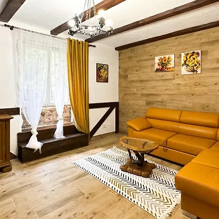 Cozy In The Centre Apartment